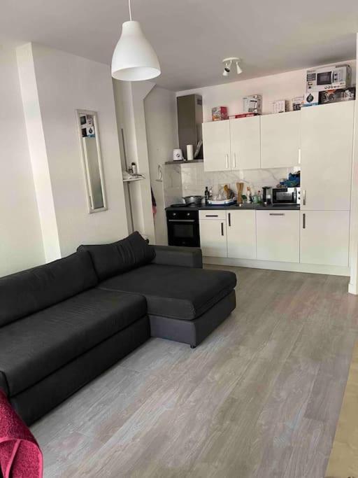 Private Double Bed Room Only With Balcony In Apartment Rotterdam Buitenkant foto